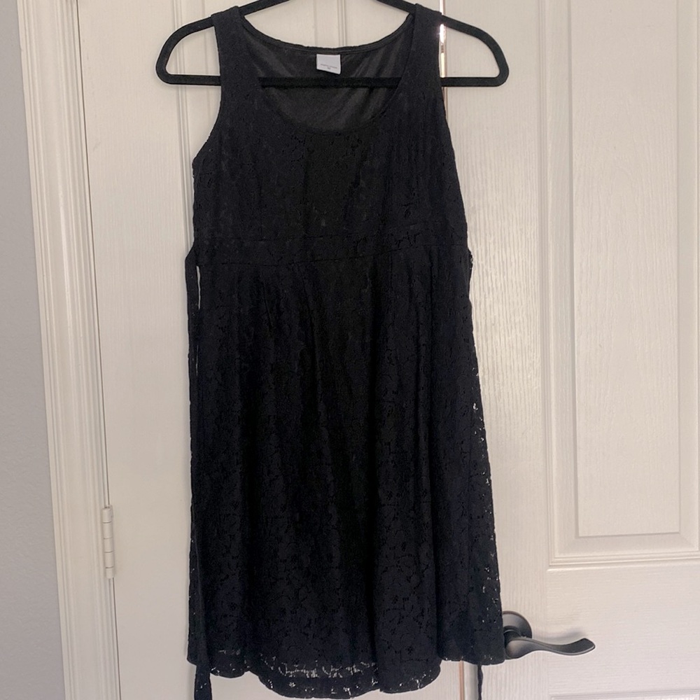 This is a maternity lace dress extra small from Mama Licious.